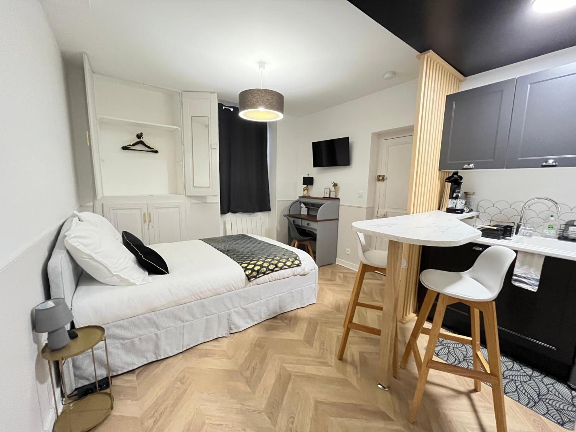 Le Studio Haslay Seraucourt En Plein Coeur De Ville De Bourges - Charme De L Ancien Et Confort Contemporain Pokoj fotografie