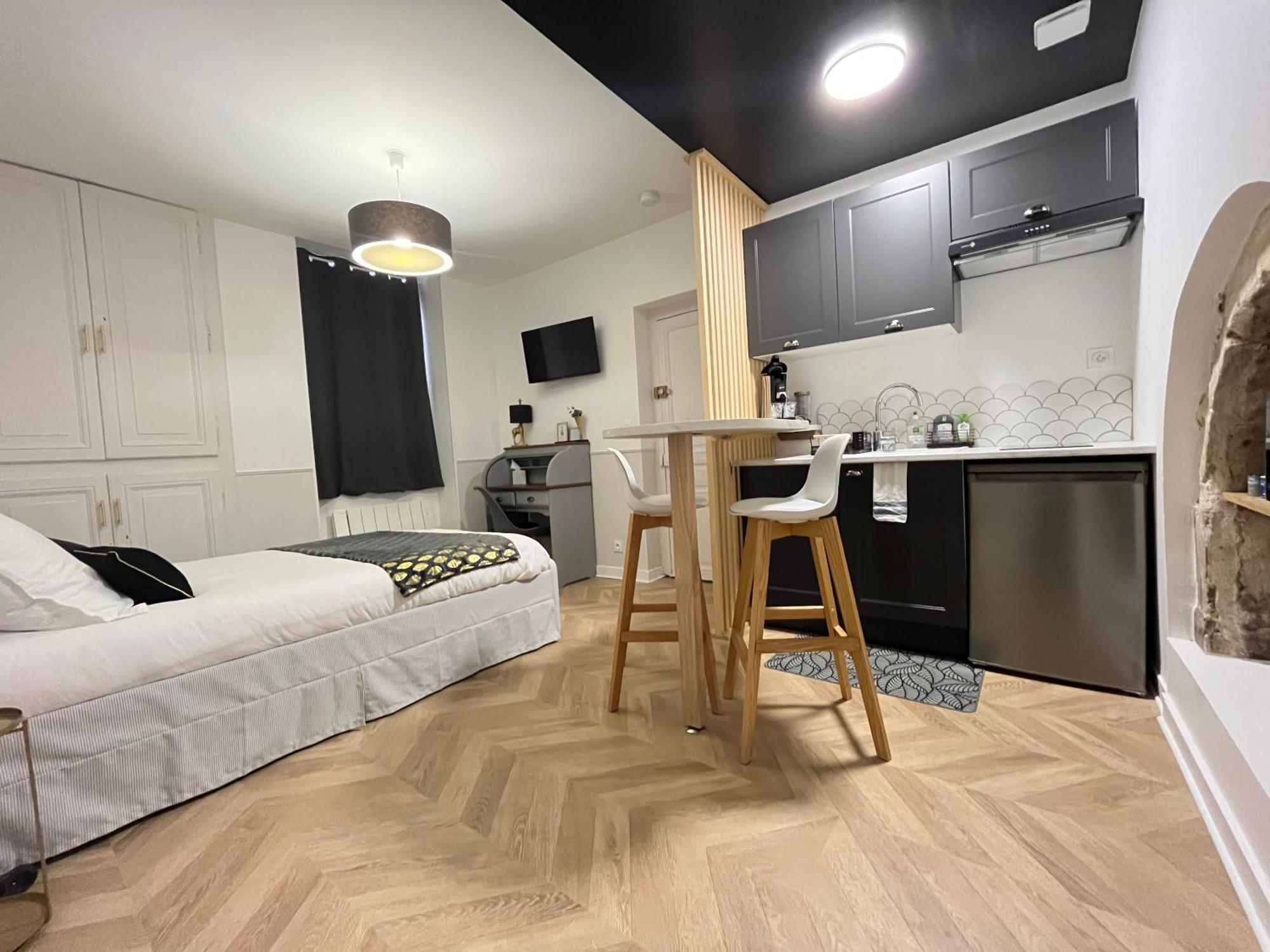 Le Studio Haslay Seraucourt En Plein Coeur De Ville De Bourges - Charme De L Ancien Et Confort Contemporain Pokoj fotografie